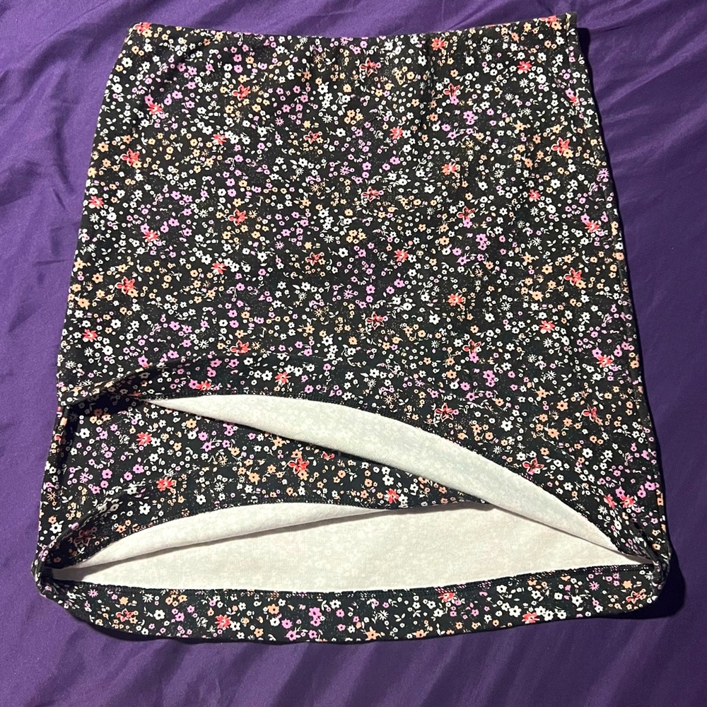 Black Floral Mini Skirt size Medium